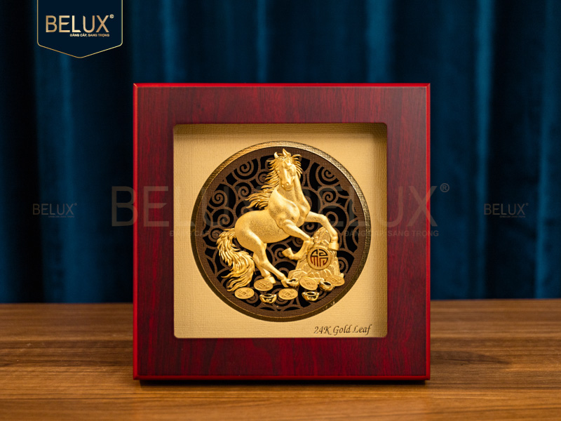 Tranh mã đáo thành công dát vàng 24k 20x20cm